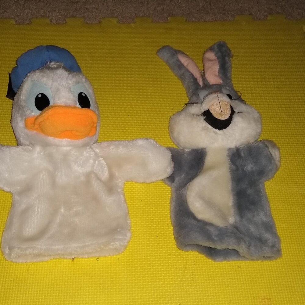 Hand puppets: Bugs Bunny & Donald Duck 2 used
